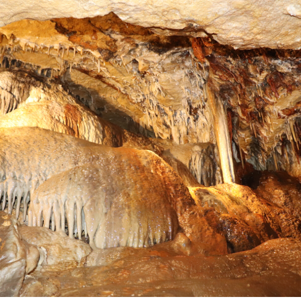 Cave of the Mounds, Top Romantic Trip Destination in Wisconsin