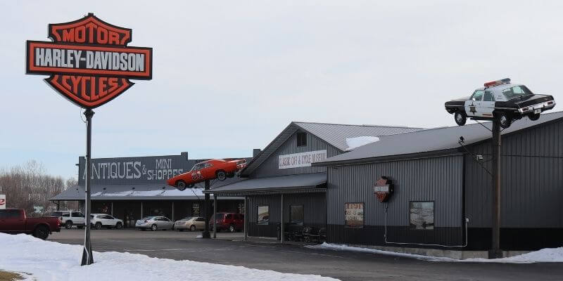 roadside view of Doc's Harley-Davidson