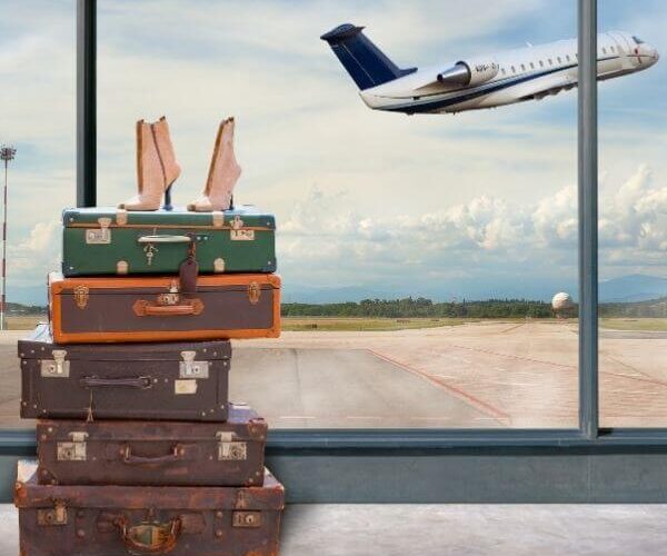 How to plan a trip, luggage and airplane