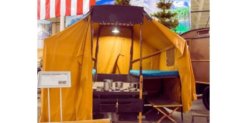 1916 Cozy Camp Tent Trailer
