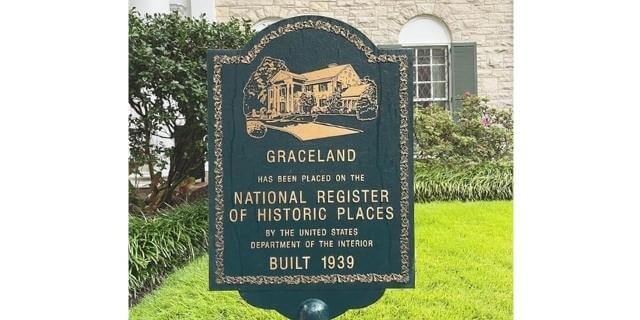 Graceland sign