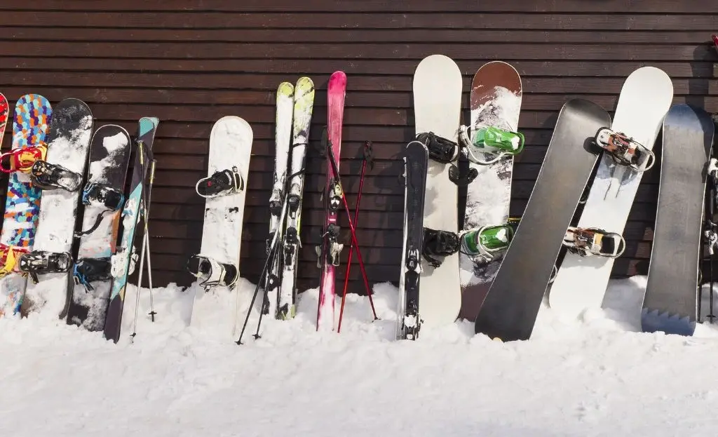 Skis and snowboards