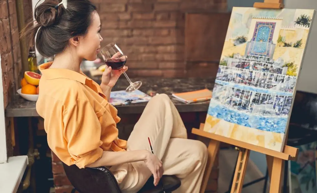 Rainy day date ideas wine and painting