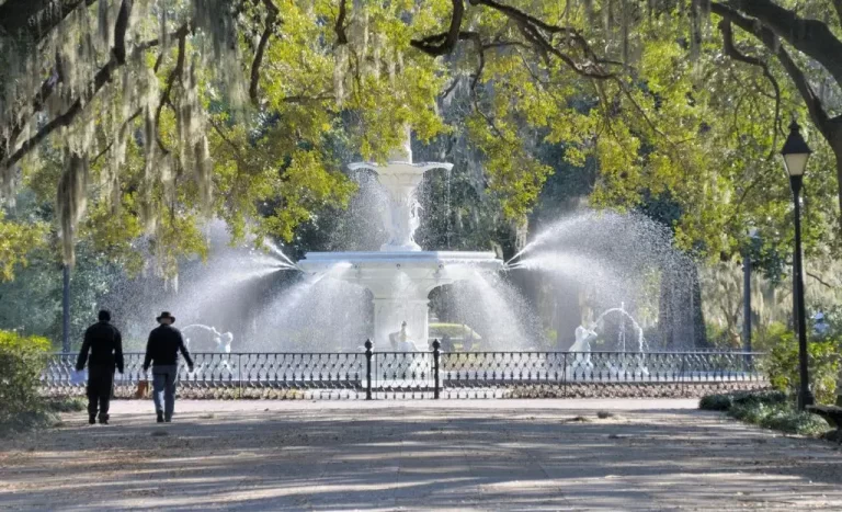 Romantic Weekend Trip To Savannah GA | Romantic Things to do in Savannah 2023