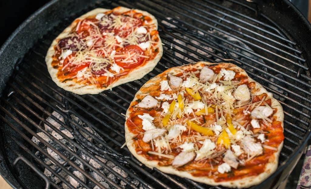 backyard date ideas pizza