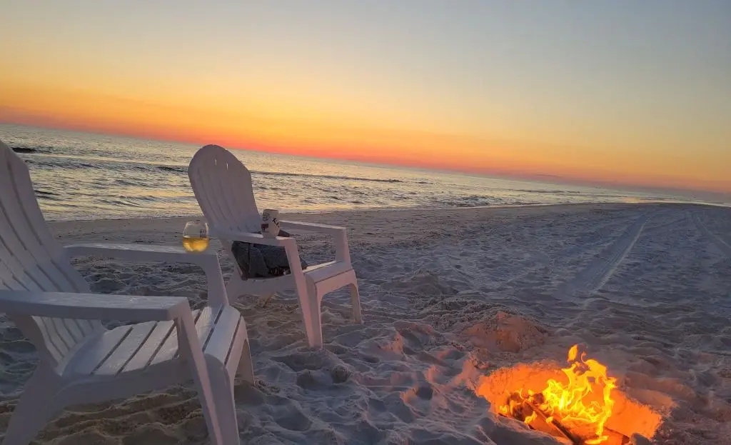 beach date idea bonfire