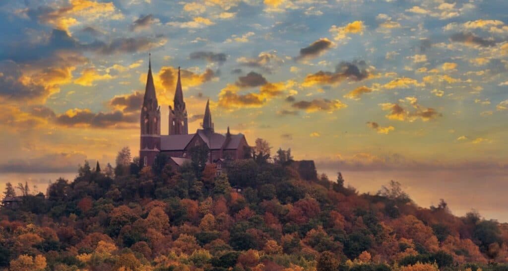 fall colors in Wisconsin holy hill